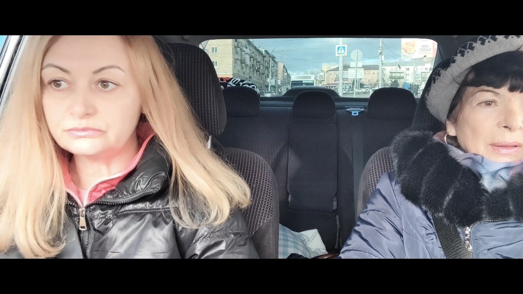 Встретила мамулечку/ болтаем о делах насущных смотреть онлайн