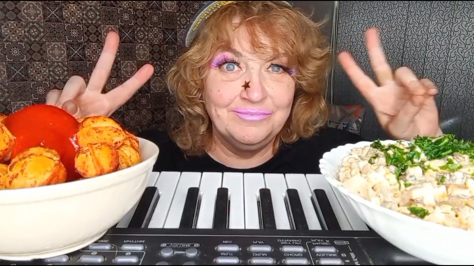 МУКБАНГ"ОБЕД ЗВЕЗДЫ" ЕДАНАКАМЕРУ/ смотреть онлайн