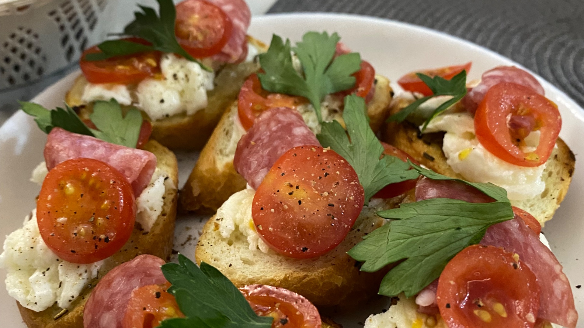 Вкусные брускетты на Новогодний стол / Милейшие покупки из Фикс Прайса смотреть онлайн