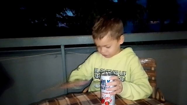 пробую наивкуснейший милкис