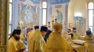 Божественную литургию в Неделю 23-ю по Пятидесятнице совершили Митрополит Василий и Епископ Герман