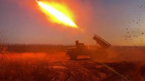 Расчеты РСЗО «Град» наносят удары по позициям ВСУ на Красноармейском направлении.