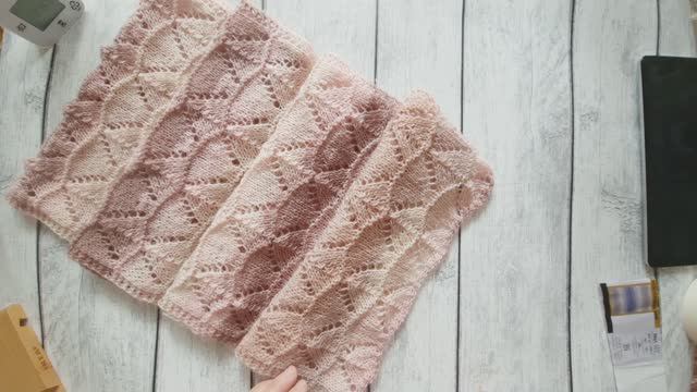 Палантин полосатый из тонкой пряжи. смотреть онлайн