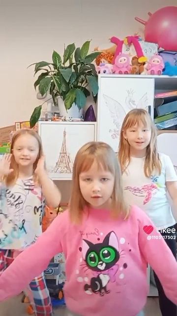 Like_7570665478681763450.mp4