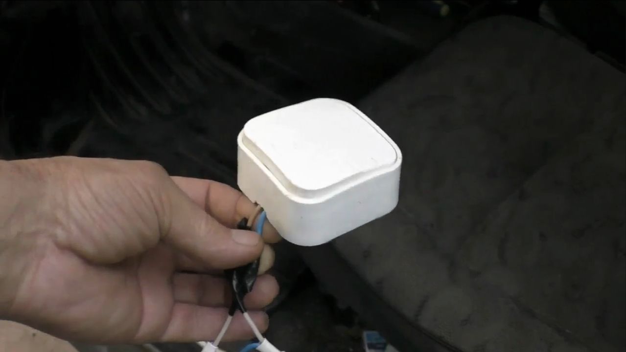 Двигатель заглох на ходу. Выручили смекалка и находчивость. Остальное, дело специалиста. смотреть онлайн