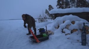 СТАРАЯ РЫБАЦКАЯ ИЗБА, ПРИЮТИЛА. ЧЁРНАЯ РЫБА ТАЁЖНОГО ОЗЕРА. БОЛЬШОЙ ФИЛЬМ !