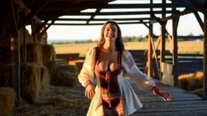 ЗАСТУКАЛА МУЖА НА СЕНОВАЛЕ ОЗОРНЫЕ ЧАСТУШКИ