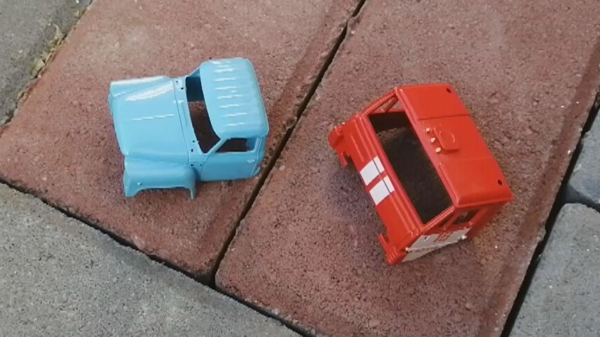 Смываю краску с металлических моделей (дешевый и простой способ)