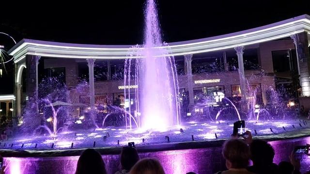 Светомузыкальный фонтан в Кисловодске. Угадай мелодию. 2022 год. Август месяц. смотреть онлайн