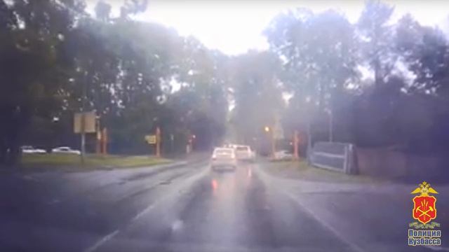 В Кемерове по материалам "Мобильного патруля" на 9 000 оштрафован автомобилист смотреть онлайн