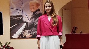 «Птица счастья» муз. А Пахмутова, сл. Н. Добронравов
