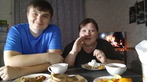 ПРОСТАЯ ЖИЗНЬ 45// ПОРАБОТАЛИ МОЖНО И ПОУЖИНАТЬ//  МУКБАНГ //ЕДА НА КАМЕРУ.//УЖИН В РОССИИ