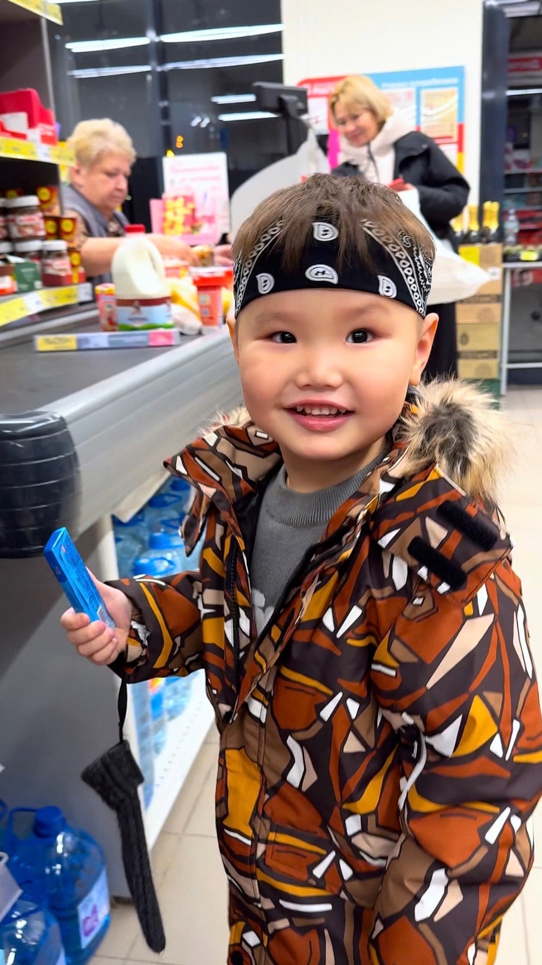 Охраннику по барабану 😂 смотреть онлайн