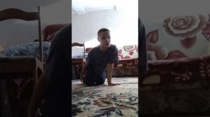 Пробую стойку на руках часть8