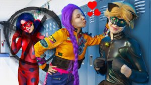 😱 Школа Супергероев! ВСЕ МАЛЬЧИКИ ВЛЮБИЛИСЬ В НОВЕНЬКУЮ!