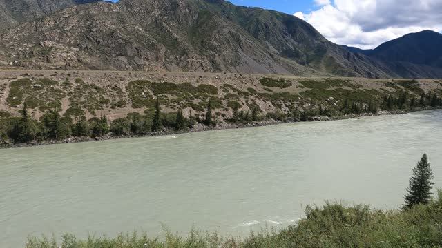 Чуйский тракт, остановка, река Катунь, Горный Алтай смотреть онлайн