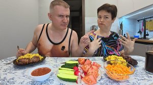 Мукбанг Вован ПРЕДЪЯВИЛ мне за очередной КОСЯК, теперь я ему ДОЛЖНА! Вкусный семейный ужин в России