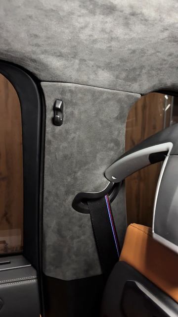 На BMW X5 перешили потолок в алькантару цвета антрацит смотреть онлайн