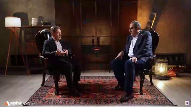 Андрей  Безруков — полковник Службы внешней разведки в отставке.  Как нужно разговаривать с Западом смотреть онлайн