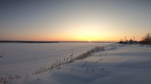 Зимняя рыбалка для души на реке.