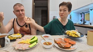 Мукбанг я в ПАНИКЕ, не знаю чем теперь КОРМИТЬ мужа! Ещё одна ГОЛОВНАЯ боль! Семейный обед в России