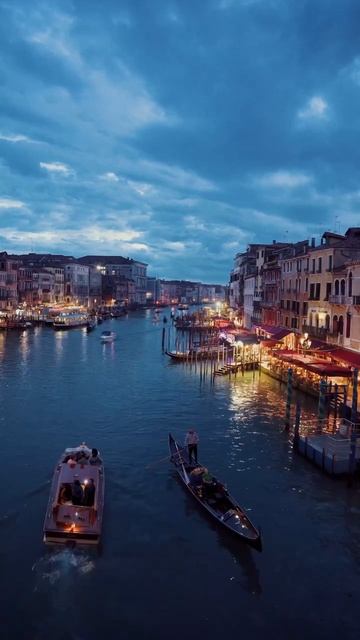 Fredo de Gaultier - Heaven #Italy #Italia #Venezia #water #people смотреть онлайн