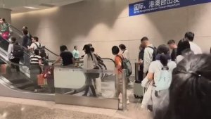 Беженец🇨🇳Шанхай. УШАСТАЯ МИСС КИТАЙ И СТАНДАРТЫ КРАСОТЫ. Д2С. КОНИКИ. ЧУТЬ НЕ ПРОСПАЛ СВОЙ РЕЙС!