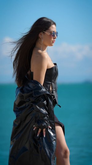 Девушка на пляже