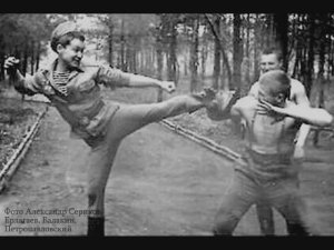 ТАК КОГО МЫ ПОШЛЁМ В РАЗВЕДКУ...? РАЗУМЕЕТСЯ - РЕБЯТИШЕК ИЗ РАЗВЕДРОТЫ...!