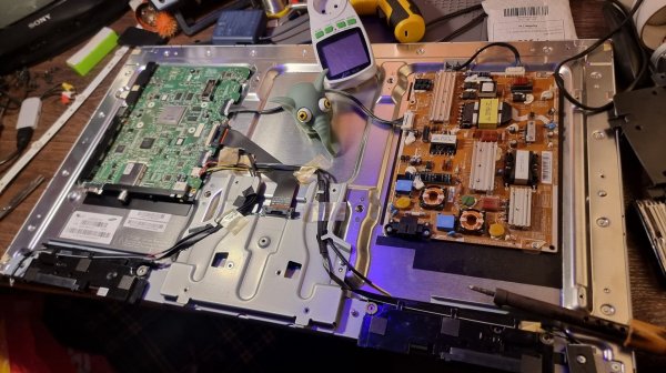 1 TV Samsung и сборка кресла. Поток) (18+)