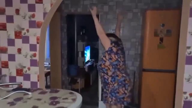 Я пчёлка.. Аааа смотреть онлайн