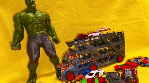 Халк играет в машинки гоночные.Супергерой.Марвел.Мстители.Гоночки.Машина.Автовоз.Игрушки для детей.