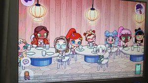 Аните и Алисе раздали карточки на процедуры.