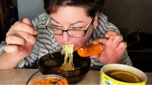 Вот такой у меня перекус перед ужином/Он взял вторую жену, а первая родила две недели назад/Мукбанг