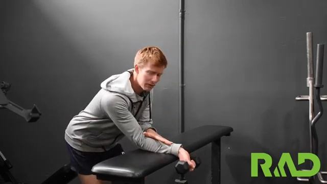 Сгибания запястий с гантелями / Dumbbell Wrist Flexion смотреть онлайн