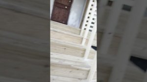 Деревянная пристройка к дому. Пристройка к дому на сваях.