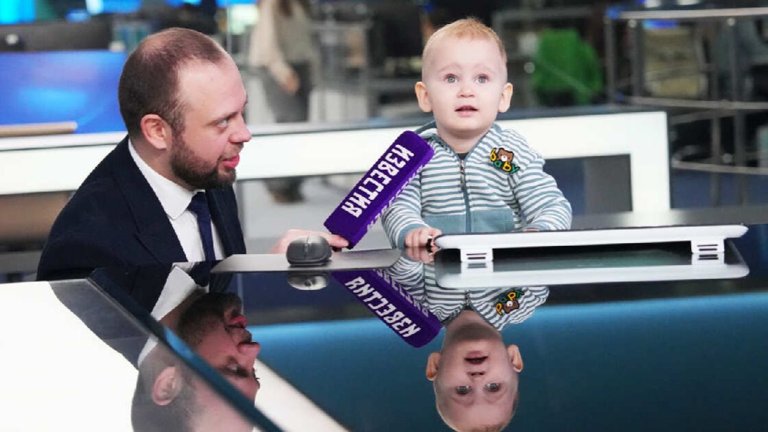 Маленький Аристарх поздоровался со всей страной из студии РЕН ТВ смотреть онлайн