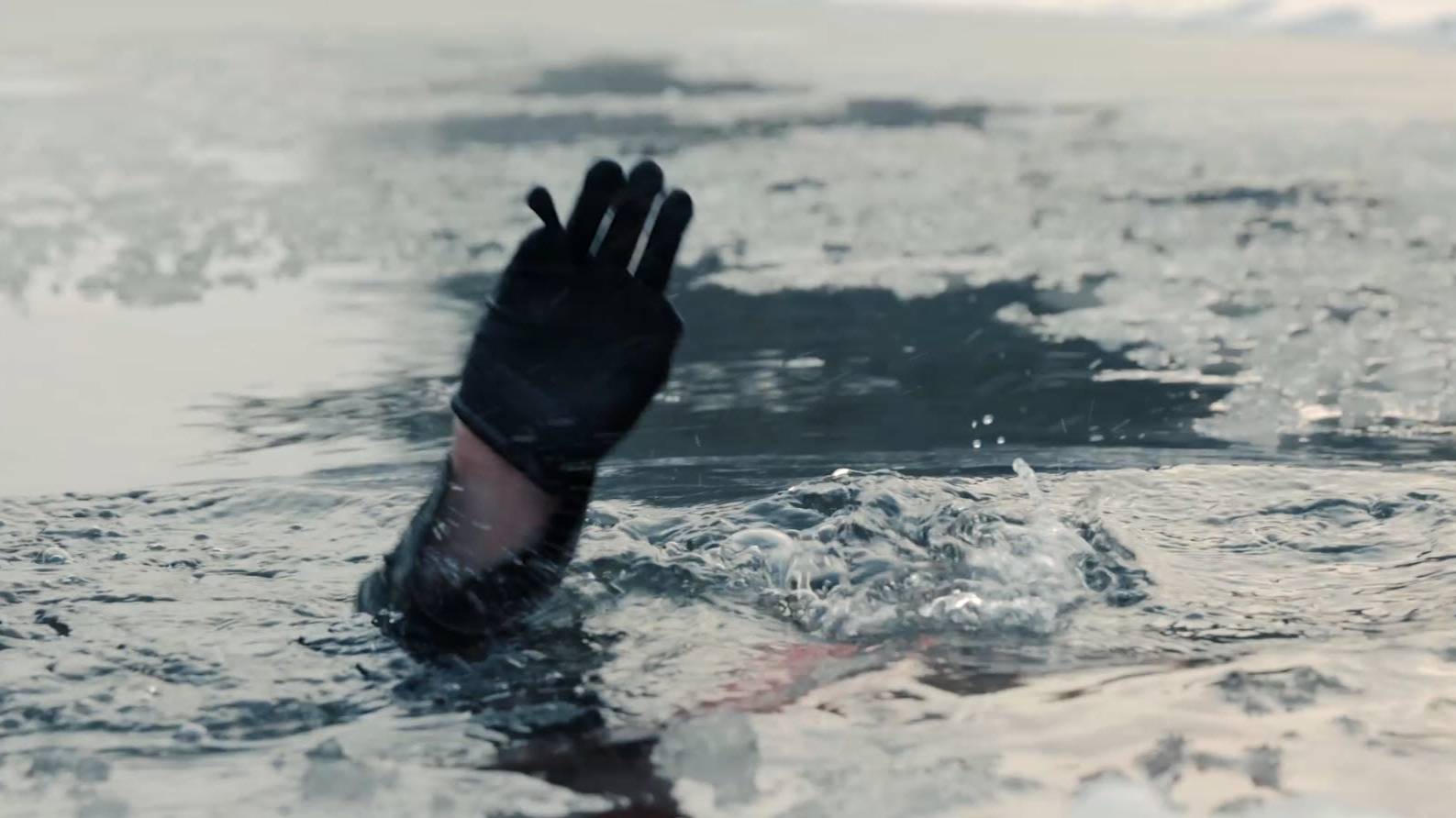 Тонкий лёд смотреть онлайн