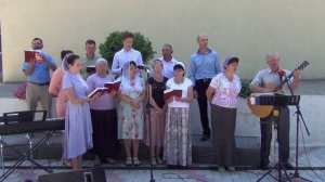 В двери закрытые поздней порой..