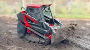 Компактный Гусеничный Мини-Погрузчик RED RBS-09 с удобной кабиной оператора! • Работа на участке