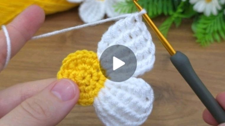 РОМАШКА в ТУНИССКОЙ ТЕХНИКЕ ВЯЗАНИЯ КРЮЧКОМ❤ #всевжизнисвязано #все_в_жизни_связано #вязаниекрючком