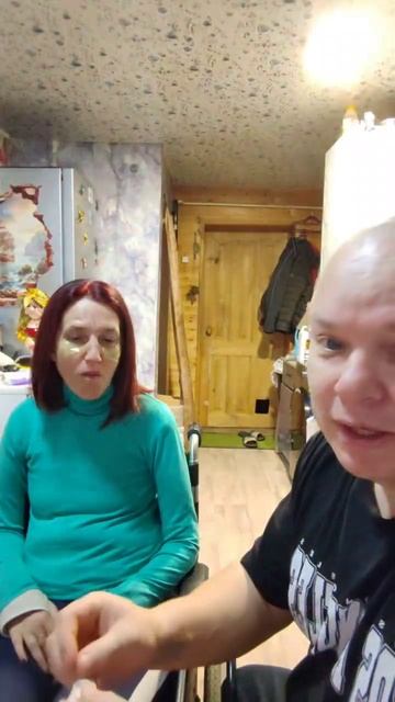 А у нас Love is...👩❤️💋👨 #жевачкаloves #lovis #снежныйвайб смотреть онлайн