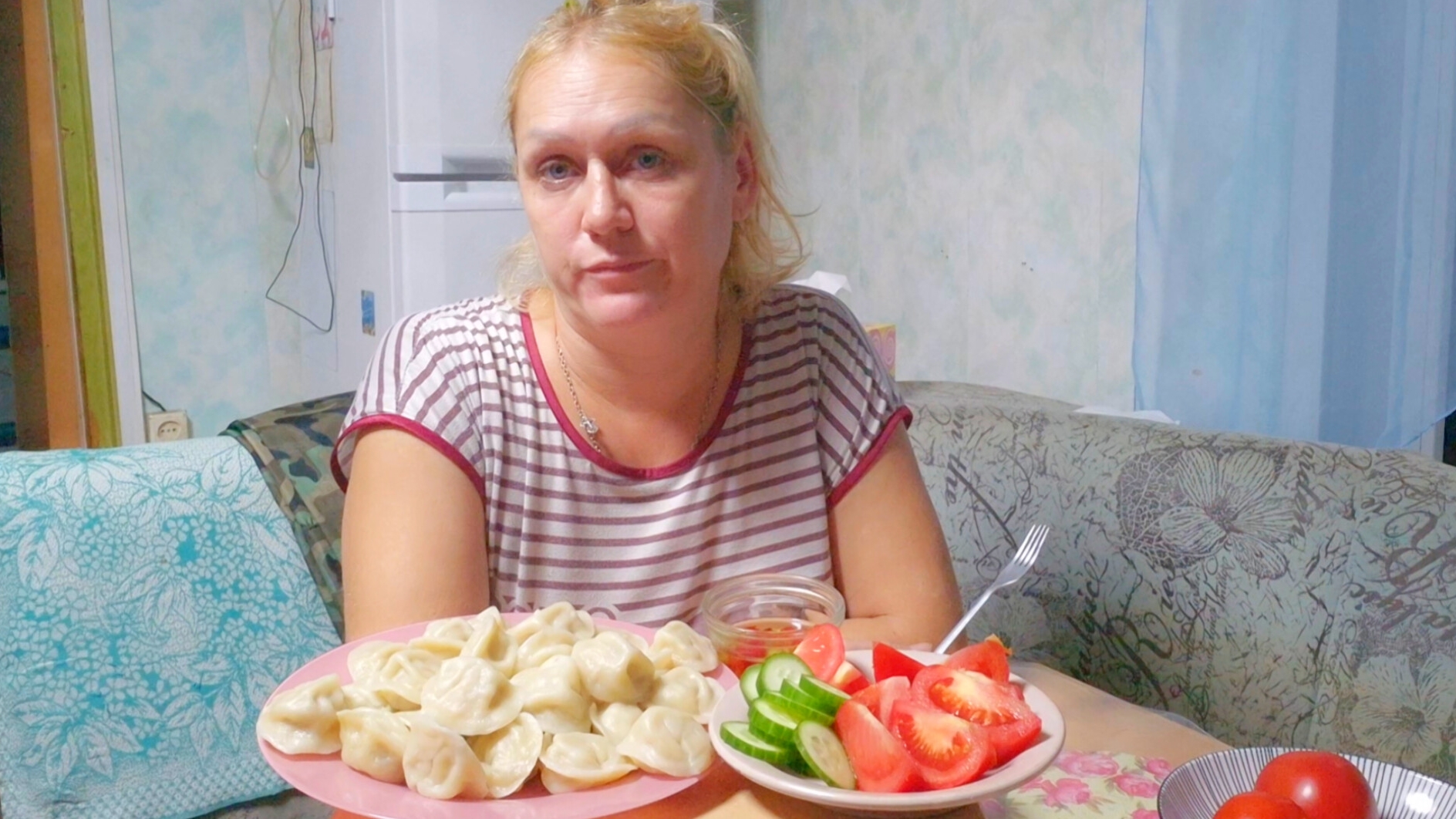 МУКБАНГ, АЛТАЙ, ЗАРИНСК,КАК ПОЗНАКОМИЛИСЬ смотреть онлайн