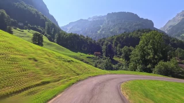 Лучшие швейцарские деревни, по которым стоит проехать + расслабляющая музыка (4K) Часть 2 смотреть онлайн