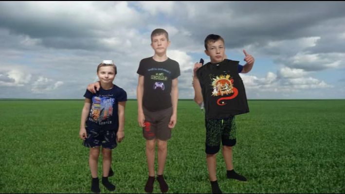 Прятки по всей деревне.