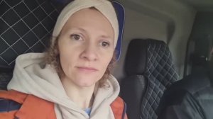 Семья не в его приоритетах. Уехала с детьми из одной деревни в другую...