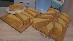 Медовик с нежнейшим заварным кремом.