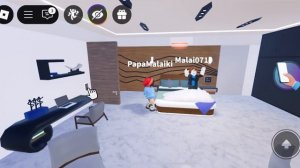 Malai & Papa играют в Roblox жизнь вместе