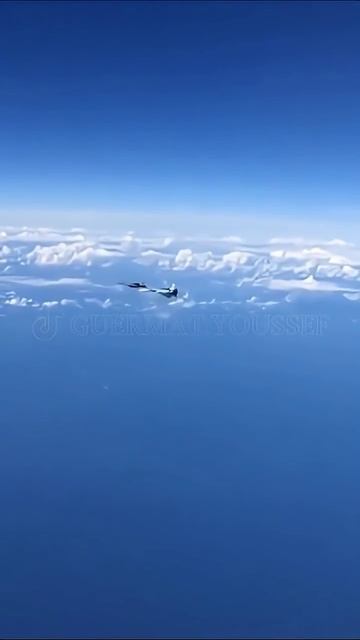 Су-27 прогнал самолёт США смотреть онлайн