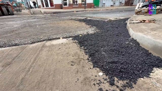 В центре Керчи восстанавливают ливневую канализацию после дорожных работ смотреть онлайн